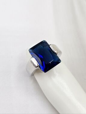 Swarovski Crystal Elements Silver Statement Ring Blue Sapphire Size 5.75 Prom
